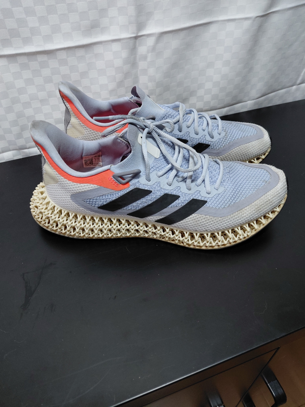 Adidas Men's Light Gray Running Shoes with Coral Accents - Picture 5 of 8